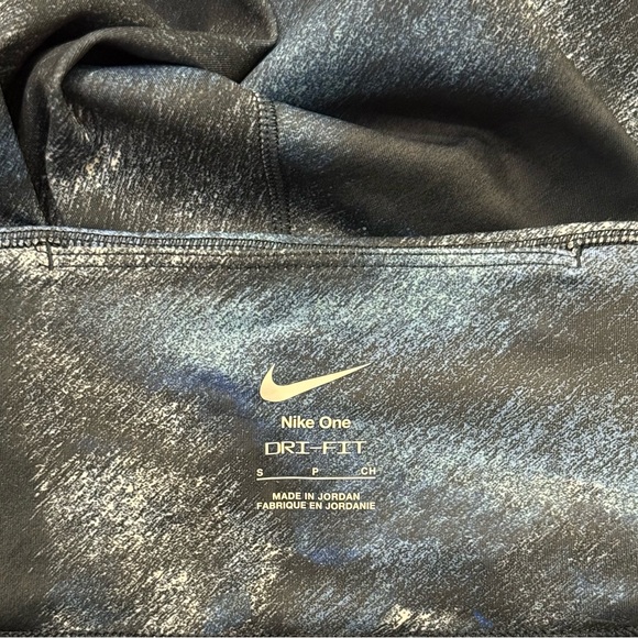 NWT Nike One Dri Fit Women’s Leggings High Rise Gentle Support 7/8 Length-Blue - Picture 5 of 8